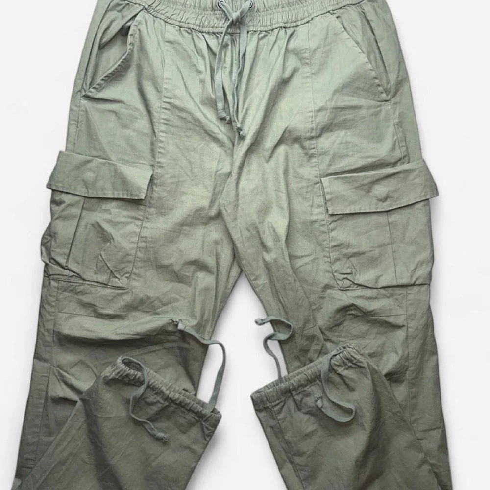John Elliott Back Sateen Cargo Pants in Olive